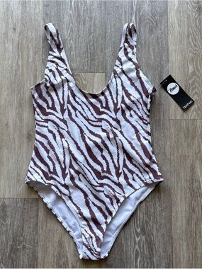 Boohoo NWT Cream Tiger Scoop One Piece Swimsuit Size 6
